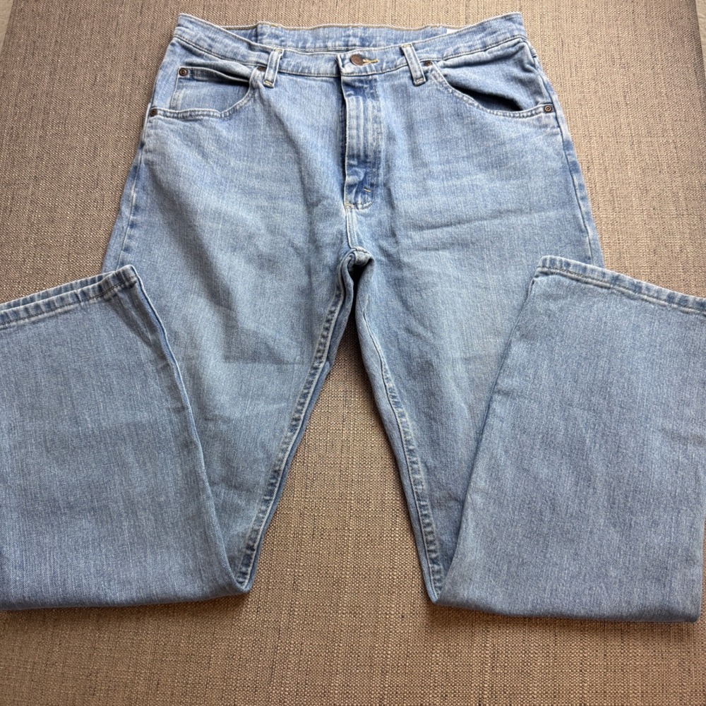 Wrangler Premium Quality Mens 34x30 Light Wash Straight Leg Jeans 96FPWSL